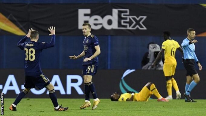dinamo singkir spurs