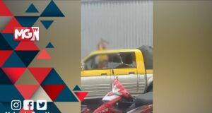 Bulatan Jalan Pahang roundabout 4WD motorcycle commotion machete helmet
