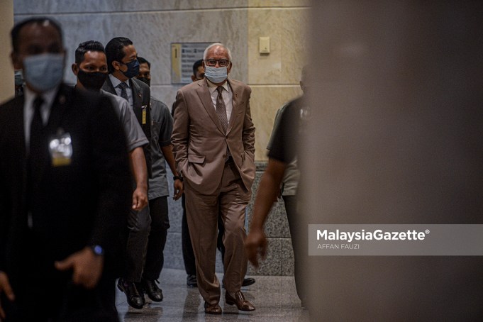 Former Prime Minister, Datuk Seri Najib Tun Razak arrives at the Palace of Justice to set aside his conviction on corruption charges over the funds of SRC International Sdn Bhd. PIX: AFFAN FAUZI / MalaysiaGazette / 05 APRIL 2021.