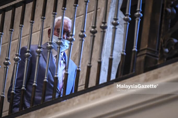 Former Prime Minister, Datuk Seri Najib Tun Razak arrives at the Palace of Justice in Putrajaya, for his appeal to strike off his conviction on the misappropriation of RM42 million belonging to SRC International Sdn Bhd. PIX: HAZROL ZAINAL / MalaysiaGazette /a 07 APRIL 2021.