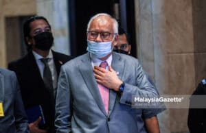 Former Prime Minister, Datuk Seri Najib Tun Razak arrives at the Palace of Justice in Putrajaya for his appeal to strike off conviction on the misappropriation of RM42 million SRC International Sdn Bhd's funds. PIX: MOHD ADZLAN / MalaysiaGazette / 14 APRIL 2021.
