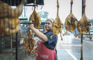 Itik salai menu wajib di Kuala Pilah