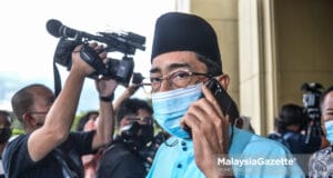 PKR MPs support PN UMNO Supreme Council Member Datuk Zahidi Zainul Abidin. PIX: MOHD ADZLAN / MalaysiaGazette / 25 APRIL 2021.
