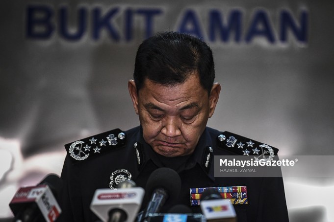 Inspector-General of Police (IGP) Tan Sri Abdul Hamid Bador during his final news conference as the IGP of Malaysia. PIX: HAZROL ZAINAL / MalaysiaGazette / 30 APRIL 2021. Inspector-General of Police (IGP) Tan Sri Abdul Hamid Bador confessed that he is uncomfortable with the interference of Home Minister, Datuk Seri Hamzah Zainudin in the management of the Royal Malaysia Police (PDRM).