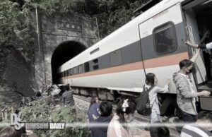 Kereta api tergelincir: 4 maut, berpuluh cedera