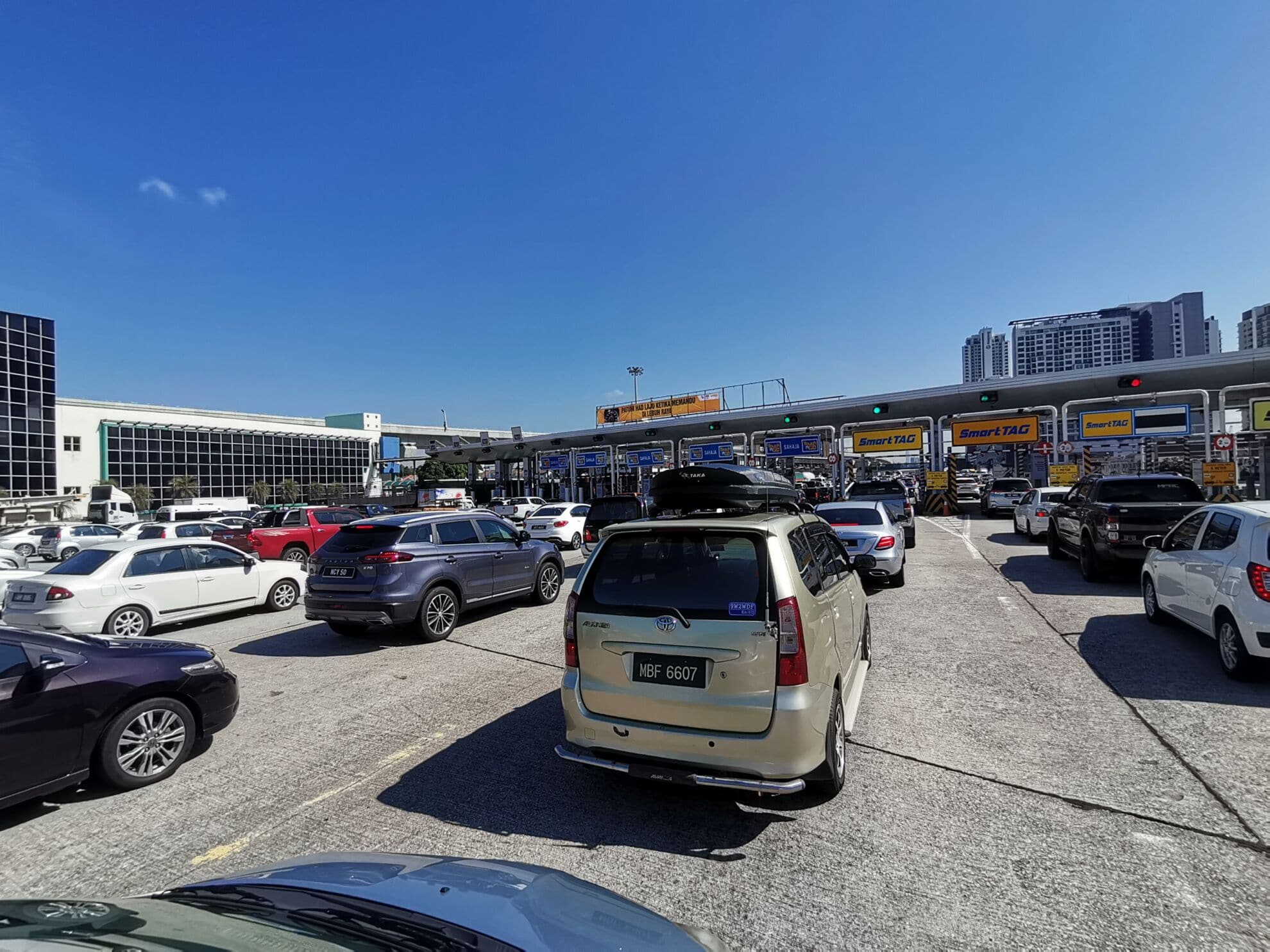 Sesak teruk di Tol Sungai Besi