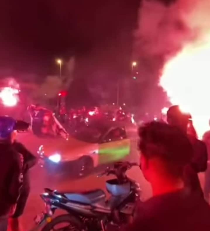 Mat Rempit arrested over riot, lighting up flare in Batu Pahat