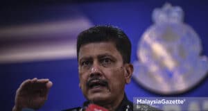 The Kuala Lumpur Police Chief, Datuk Azmi Abu Kassim at a news conference. PIX: HAZROL ZAINAL / MalaysiaGazette / 07 MAY 2021. roadblocks MCO KL Kuala Lumpur