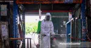 (Picture for representational purposes only). The sanitisation process in the Kuala Lumpur Wholesale Market after the Covid-19 outbreak is found in that area. PIX: MalaysiaGazette MBSA Shah Alam Section 6 Modern Market