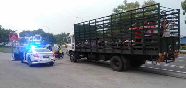 The police detained the lorry used to fetch Covid-19 patients