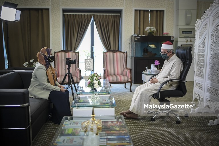 Exclusive interview with the Minister at Prime Minister’s Department (Religious Affairs), Senator Datuk Dr. Zulkifli Mohamad Al-Bakri at the Islamic Complex in Putrajaya.     PIX: HAZROL ZAINAL / MalaysiaGazette / 17 APRIL 2021