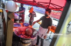 Restoran tiada pelanggan, pemilik terpaksa buka gerai tepi jalan