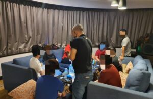 Polis gempur kediaman jadi premis parti liar