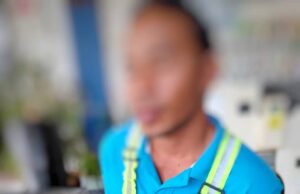 Pemandu lori cuba sogok polis selepas langgar lampu merah