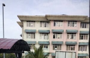 Tandas PKRC KUIPSAS memang ada kesan karat bukan kotor