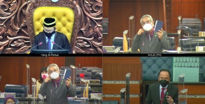 Ahli Parlimen pembangkang bertikam lidah dengan Timbalan Yang Dipertua Dewan Rakyat berhubung lanjutan masa persidangan khas Parlimen hari ini.