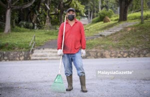 Kalau gaji dipotong, boleh jadi gila – Pekerja pembersihan sekolah