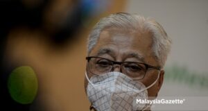 Senior Minister of Defence, Datuk Seri Ismail Sabri Yaakob at a news conference after a visit to the Vaccination Centre at World Trade Centre Kuala Lumpur. PIX: AFFAN FAUZI / MalaysiaGazette / 01 JULY 2021