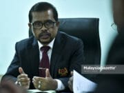 Cuepacs cadang gaji minimum baharu RM1,800 sebulan untuk sektor awam Adnan Mat Cuepacs RM1,800 gaji minimum wage civil servants public sector
