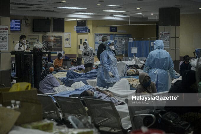 The Covid-19 patients at Tengku Ampuan Rahimah Hospital (HTAR) in Klang, Selangor. PIX: MalaysiaGazette admission rate cases