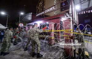Tentera Buka Kawat Duri PKPD Mentari Court