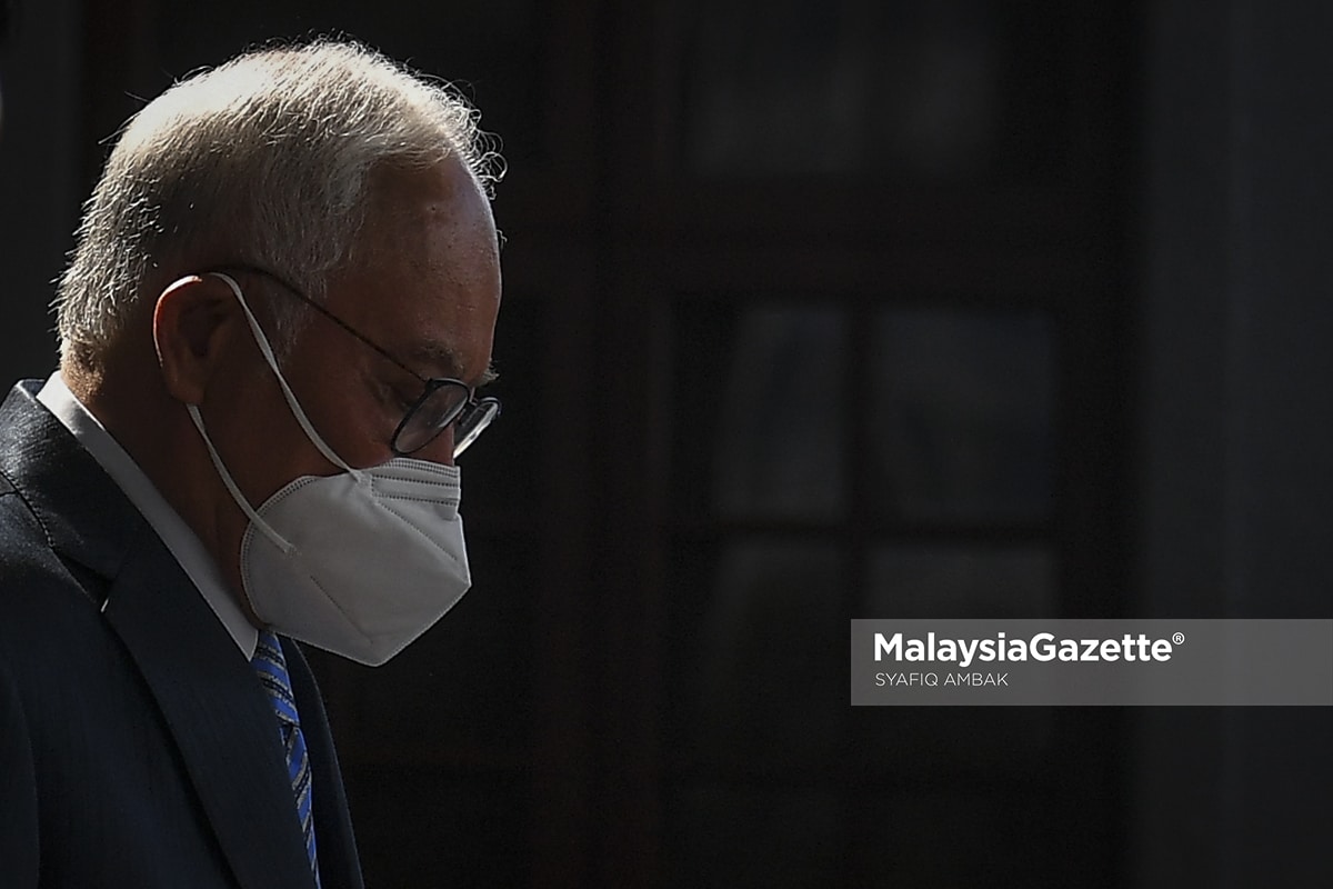 Former Prime Minister, Datuk Seri Najib Tun Razak left the Kuala Lumpur Courts Complex after the proceeding of his 1 Malaysia Development Berhad (1MDB) corruption trial. PIX: SYAFIQ AMBAK / MalaysiaGazette / 12 JULY 2021 Zeti Akhtar Aziz family Jho Low Taek Jho corruption trial