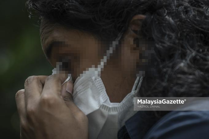 Interview with a domestic violence victim in Shah Alam, Selangor. PIX: HAZROL ZAINAL / MalaysiaGazette / 18 JULY 2021.