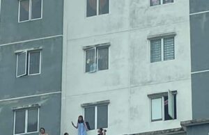 Jalan Seri Stulang, Taman Bayu Puteri near Masai, Johor. The action of four foreign women sitting on a ledge outside the windows of an apartment has attracted the attention of netizens. filipino