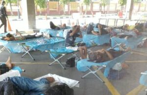 The viral picture of patients waiting on portable beds outside the in Tengku Ampuan Rahimah Hospital (HTAR)
