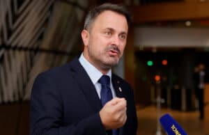 PM Luxembourg positif Covid-19 selepas terima dos pertama AstraZeneca