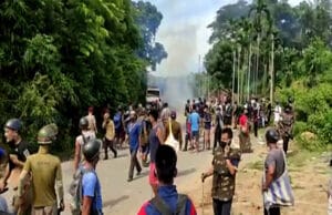 6 polis maut dalam pertempuran ganas antara dua negeri India