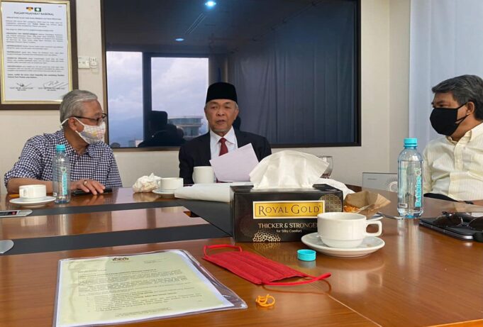 The President of UMNO, Datuk Seri Ahmad Zahid Hamidi, his Deputy Datuk Seri Mohamad Hasan and the Vice-President of UMNO Datuk Seri Ismail Sabri Yaakob. Prime Minister Muhyiddin Yassin