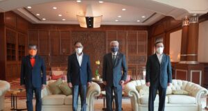 Pakatan Harapan Mohamad Sabu Ismail Sabri Yaakob Lim Guan Eng Anwar Ibrahim The meeting between Prime Minister Datuk Seri Ismail Sabri Yaakob and the main opposition leaders from Pakatan Harapan (PH) was focussed on the agenda that benefits the people