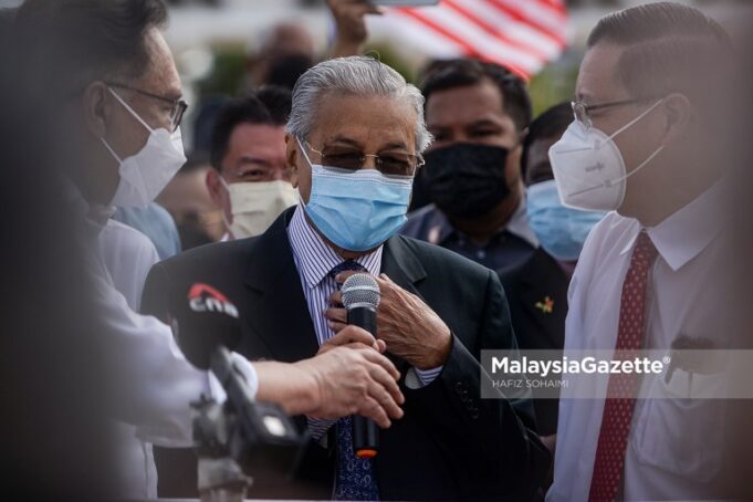 The Member of Parliament (MP) of Langkawi, Tun Dr Mahathir Mohamad joined the MPs of the opposition in an assembly at the Dataran Merderka before marching towards Jalan Parlimen in a demonstration after they were denied from entering the Parliament. PIX: HAFIZ SOHAIMI / MalaysiaGazette / 02 AUGUST 2021