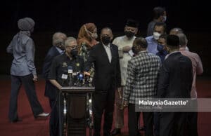 Saya belum terima surat SUA UMNO – Ismail Sabri Timbalan Perdana Menteri, Datuk Seri Ismail Sabri Yaakob bercakap pada sidang media tergempar berkenaan Ahli-Ahli Parlimen Barisan Nasional yang mengambil pendirian untuk terus menyokong kerajaan Perikatan Nasional di Menara DBKL, Kuala Lumpur. Foto HAZROL ZAINAL, 06 OGOS 2021.