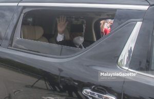 Jangan bimbang, program vaksinasi tidak akan terganggu – Muhyiddin