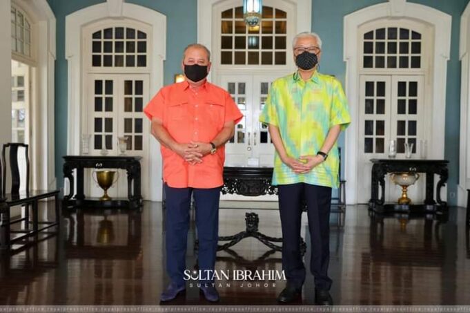 The Sultan of Johor, Sultan Ibrahim Sultan Iskandar in a picture with Deputy Prime Minister Datuk Seri Ismail Sabri Yaakob at Istana Pasir Pelangi, Johor Bahru.