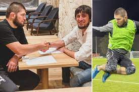 Khabib jadi pemain bola sepak profesional