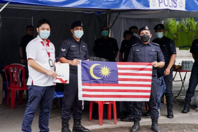 Sumbangan pek Prihatin MARA Corporation