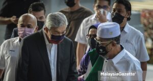 immunity Former Deputy Prime Minister cum the President of UMNO, Datuk Seri Dr. Ahmad Zahid Hamidi arrives at the Kuala Lumpur Court Complex for the final proceeding for his corruption, criminal breach of trust and money-laundering trial involving the funds of Yayasan Akalbudi. PIX: HAZROL ZAINAL / MalaysiaGazette / 22 SEPTEMBER 2021