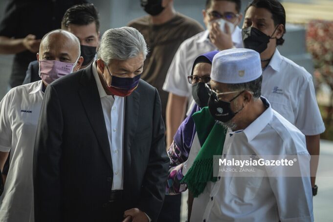 immunity Former Deputy Prime Minister cum the President of UMNO, Datuk Seri Dr. Ahmad Zahid Hamidi arrives at the Kuala Lumpur Court Complex for the final proceeding for his corruption, criminal breach of trust and money-laundering trial involving the funds of Yayasan Akalbudi. PIX: HAZROL ZAINAL / MalaysiaGazette / 22 SEPTEMBER 2021