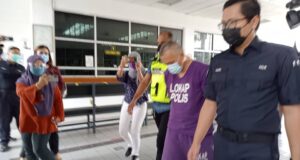 The accused, Mohd Zahazan Zainon was brought to the Kota Tinggi Court for cheating