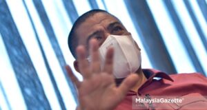 Perak MB Opposition Chief Menteri Besar of Perak, Datuk Saarani Mohamad during an exclusive interview with MalaysiaGazette at the Pullman Hotel in Kuala Lumpur. PIX: FAREEZ FADZIL / MalaysiaGazette / 11 SEPTEMBER 2021.
