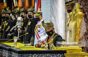 Al-Sultan Abdullan Agong politicking Members of Parliament politics