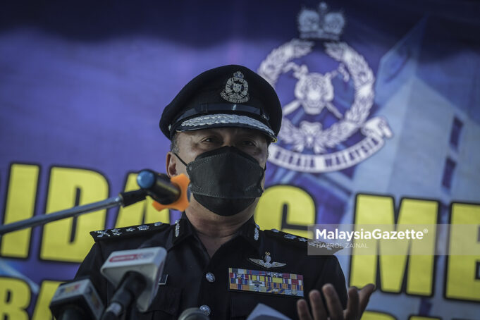 The Bukit Aman Commercial Criminal Investigation Department Director, Datuk Mohd Kamarudin Md Din at a news conference on the success of toppling the Fly by Night syndicate that is involved in the vehicle spare parts scam at the Jinjang Police Station in Kuala Lumpur. PIX: HAZROL ZAINAL / MalaysiaGazette / 28 SEPTEMBER 2021 JPN IRB data leak break 4 million Malaysians lowyat.net