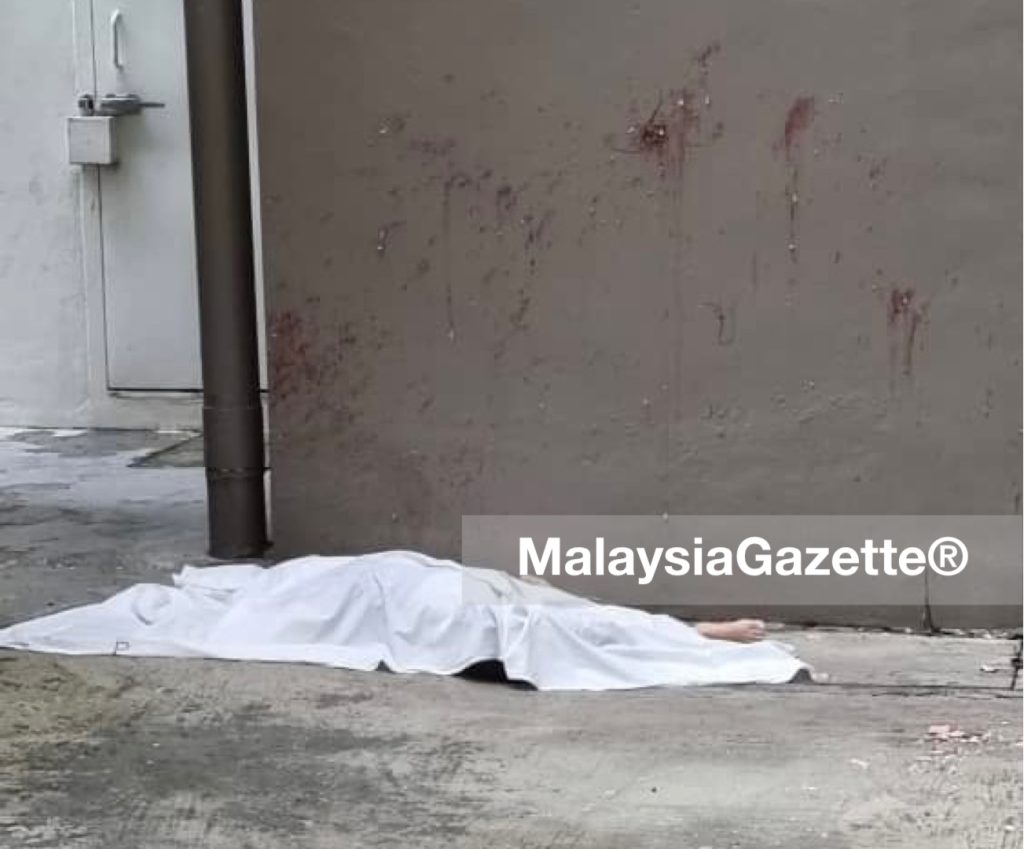  A woman left a suicide note stating that she wanted to donate her organ to her family members before jumping off the 13th floor of Pangsapuri Hijau Indah, Mak Mandin.