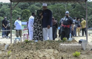 Suasana Pengebumian Ibu Abam dan Ali, Allahyarhamah Sabariah Arshad