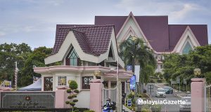 The Seri Negeri in Ayer Keroh, Melaka. PIX: SYAFIQ AMBAK / MalaysiaGazette / 05 OCTOBER 2021. Melaka state election vote