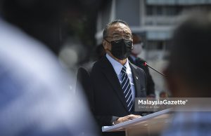Senior Minister of Defence, Datuk Seri Hishammuddin Hussein at Kementah Camp, Kuala Lumpur. PIX: SYAFIQ AMBAK / MalaysiaGazette / 06 OCTOBER 2021. Melaka state election PRN