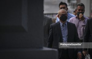 The Member of Parliament (MP) of Labuan, Datuk Rozman Isli arrives at the Kuala Lumpur Court Complex. He is charged with power abuse. PIX: SYAFIQ AMBAK / MalaysiaGazete / 14 OCTOBER 2021.